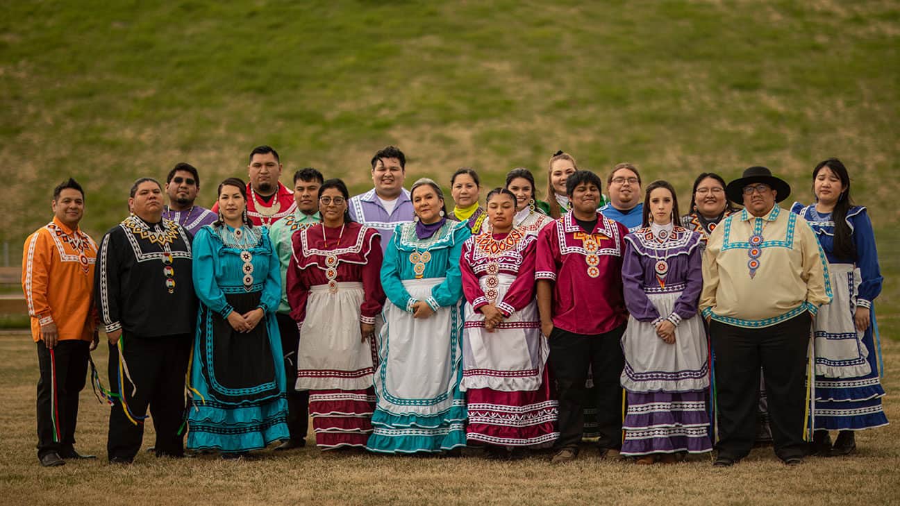 traditional navajo clothing men