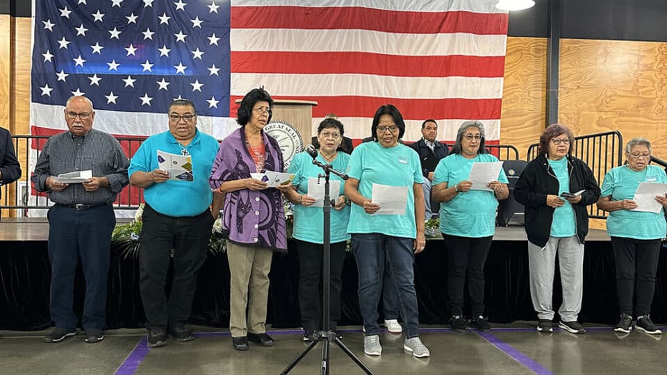 A group of elders sing Chahta hymns.