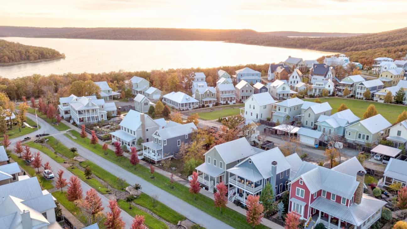 Carlton Landing, a collection of houses sitting near a lake.