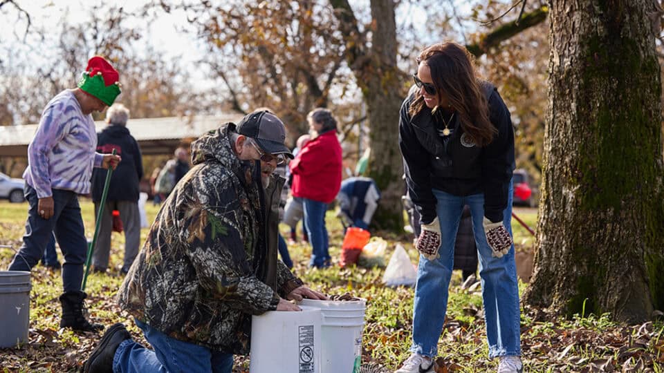 Elders gather pecans